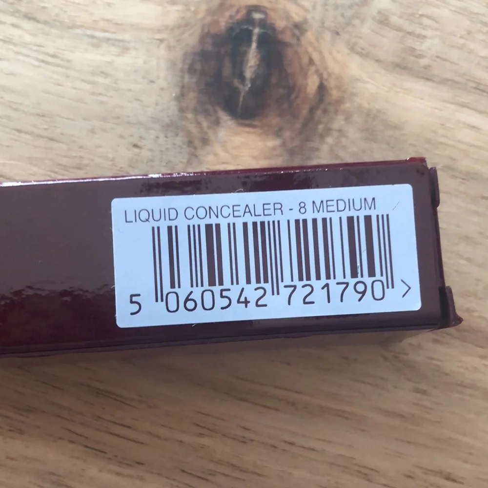 Charlotte Tilbury Magic Away Liquid Concealer 8 Medium